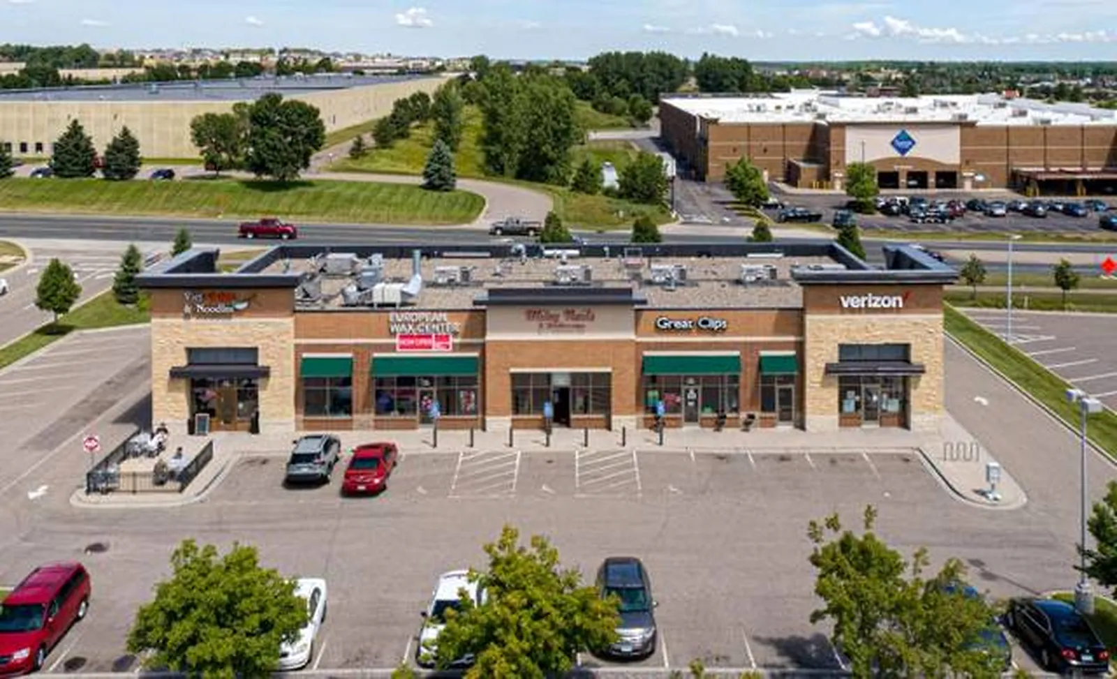 Commerce Hill Plaza